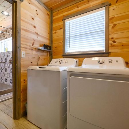 Convenient Romantic Hot Tub Bbq 3-Night Special! Broken Bow Εξωτερικό φωτογραφία