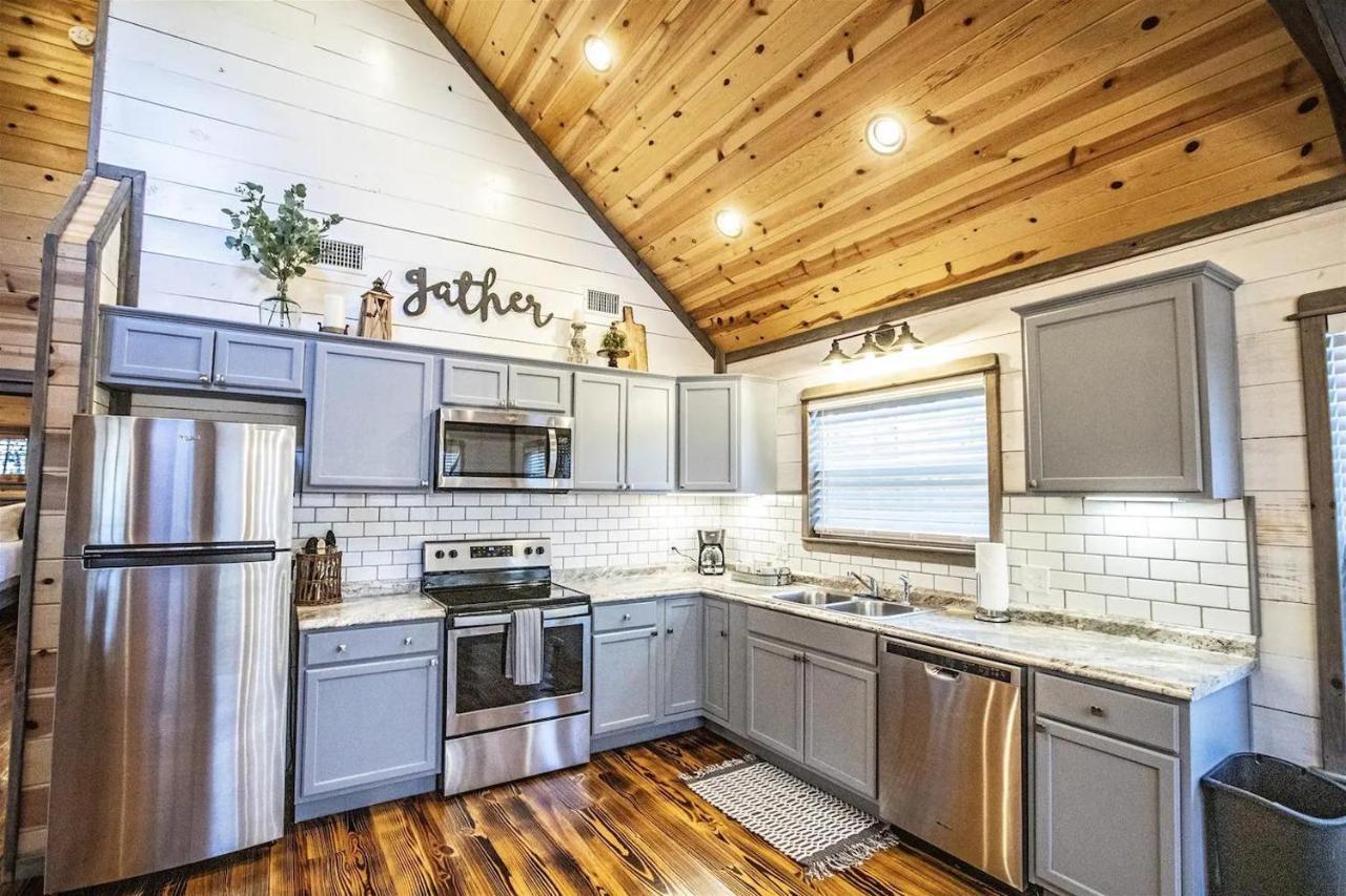 Convenient Romantic Hot Tub Bbq 3-Night Special! Broken Bow Εξωτερικό φωτογραφία