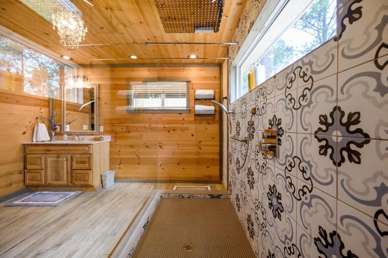 Convenient Romantic Hot Tub Bbq 3-Night Special! Broken Bow Εξωτερικό φωτογραφία