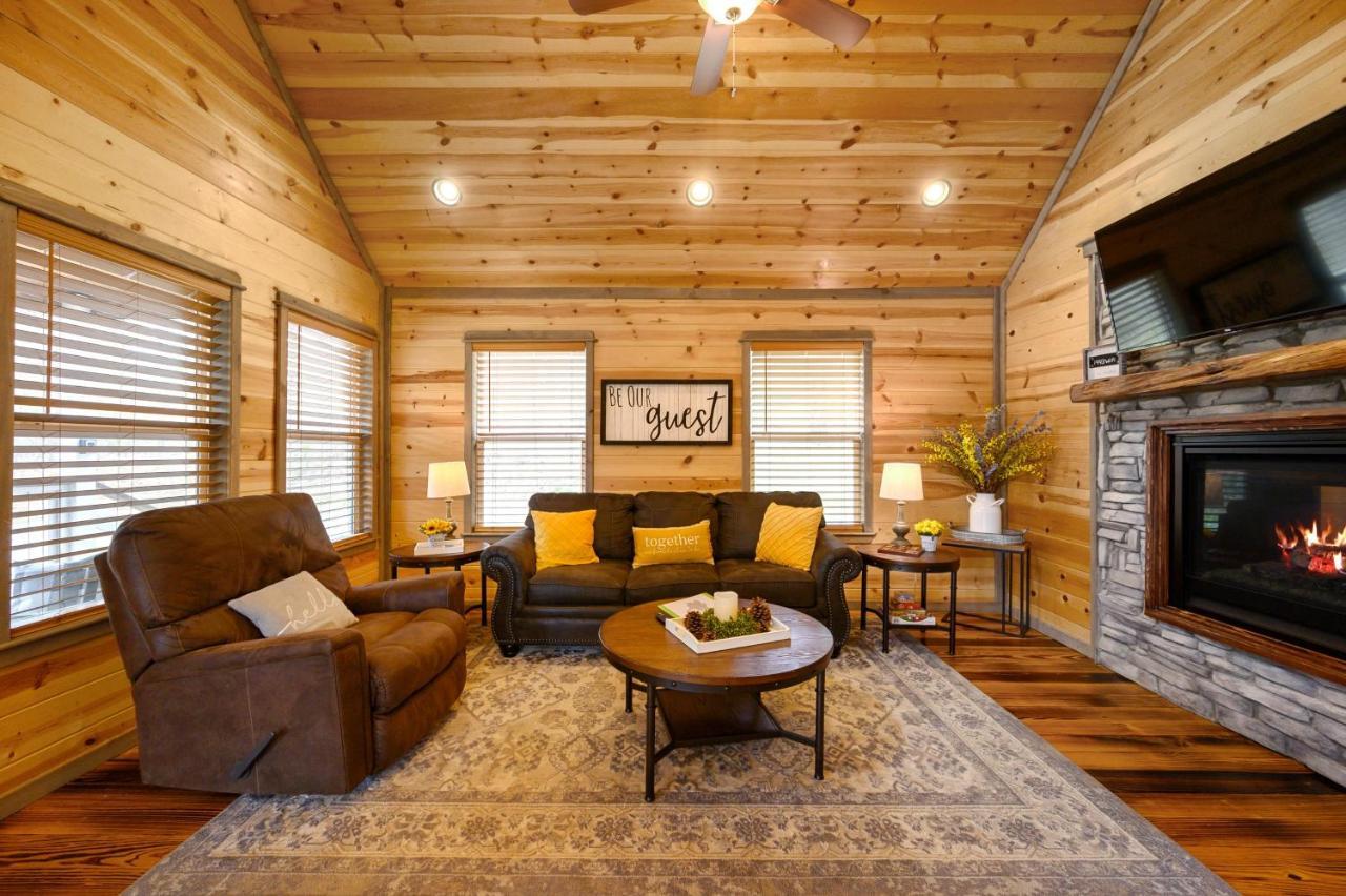 Convenient Romantic Hot Tub Bbq 3-Night Special! Broken Bow Εξωτερικό φωτογραφία
