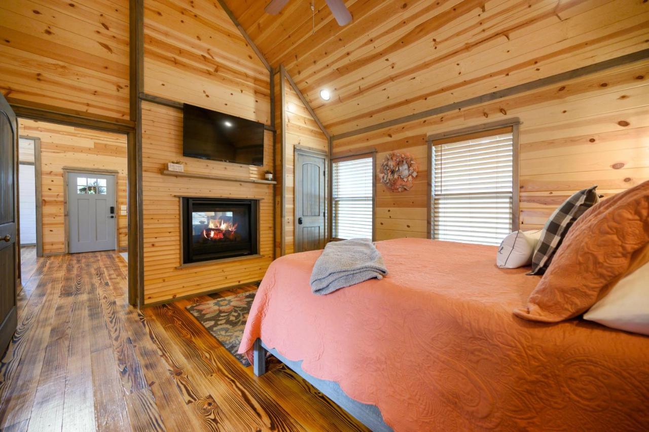 Convenient Romantic Hot Tub Bbq 3-Night Special! Broken Bow Εξωτερικό φωτογραφία