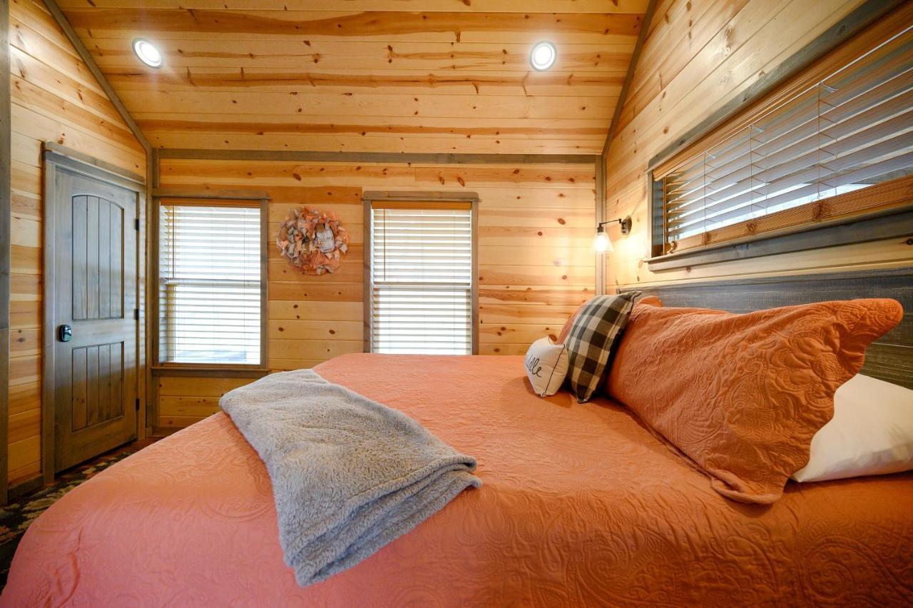 Convenient Romantic Hot Tub Bbq 3-Night Special! Broken Bow Εξωτερικό φωτογραφία