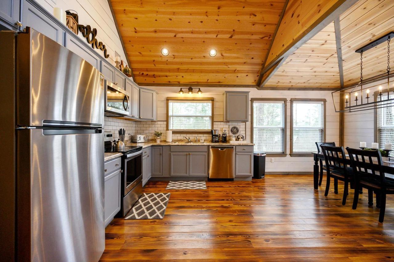 Convenient Romantic Hot Tub Bbq 3-Night Special! Broken Bow Εξωτερικό φωτογραφία