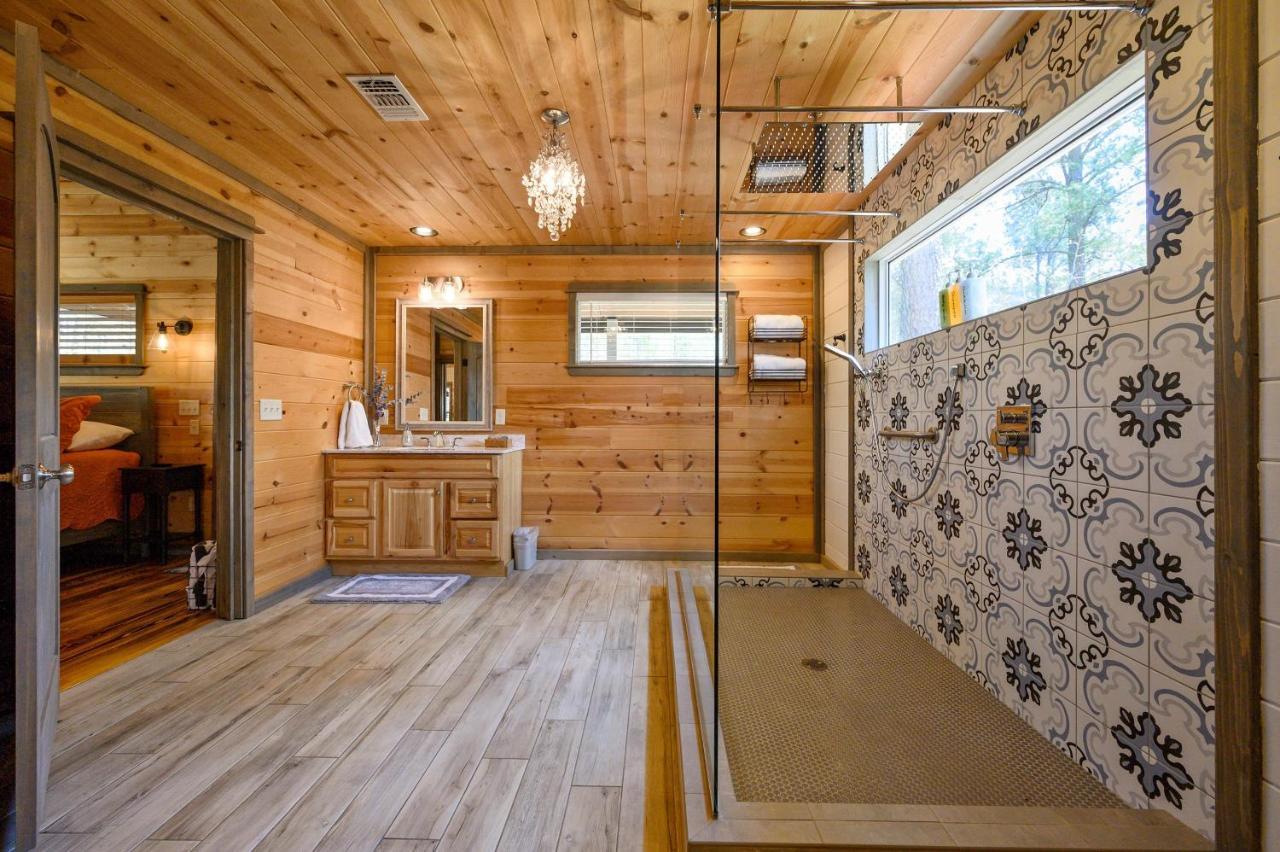 Convenient Romantic Hot Tub Bbq 3-Night Special! Broken Bow Εξωτερικό φωτογραφία
